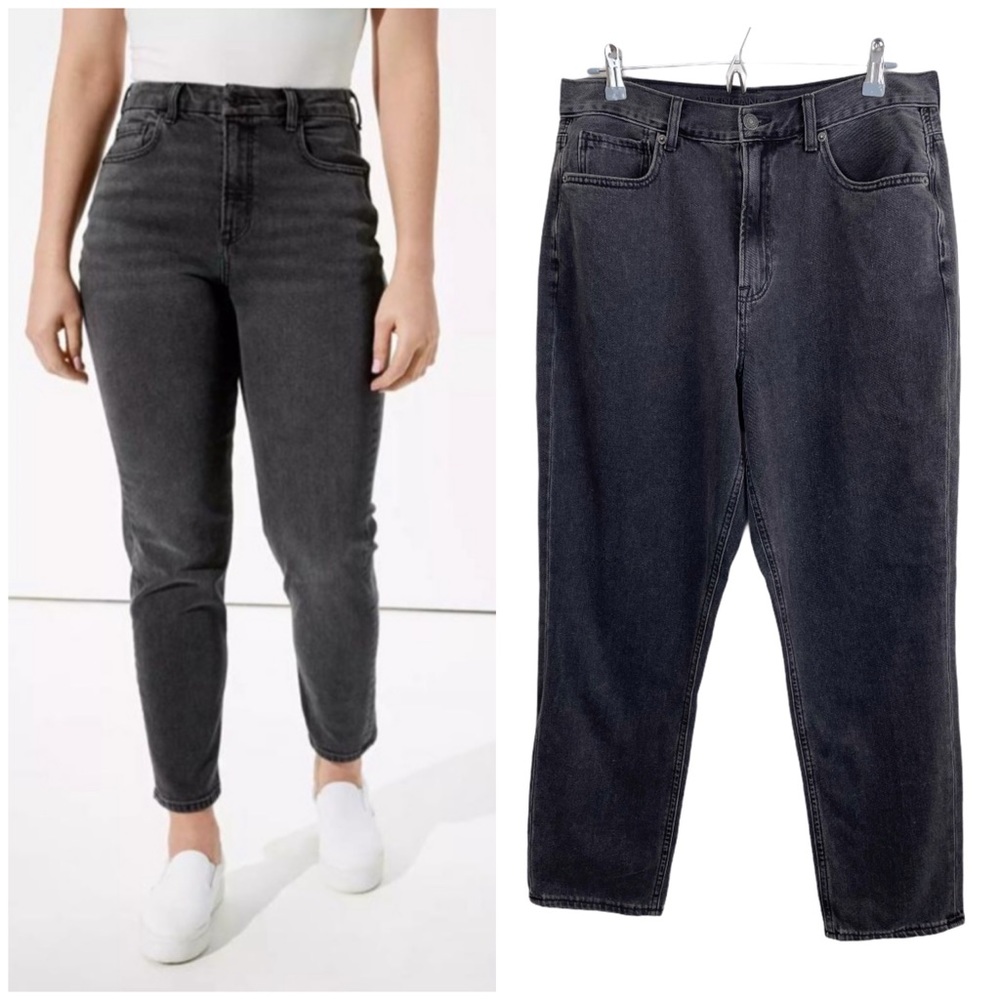 American Eagle | NWT High Rise Mom Jean size 12